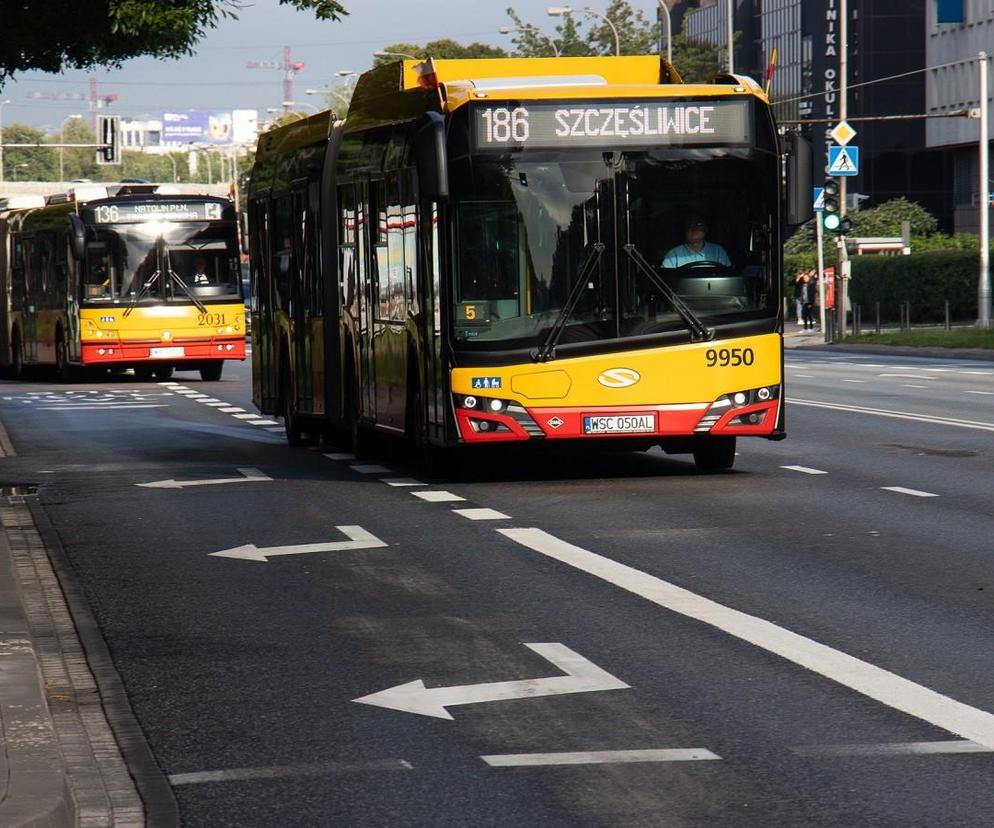 Nie trzeba mieć nawet prawa jazdy. MZA szuka kierowców autobusów miejskich w Warszawie