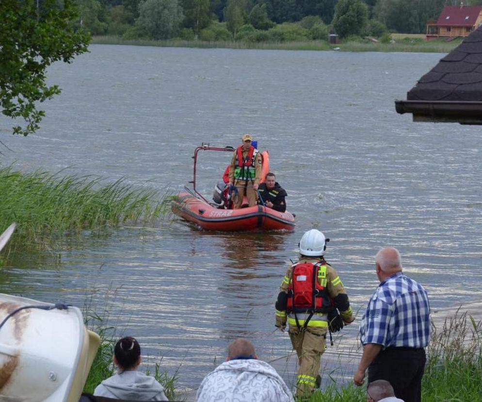 Tragedia na jeziorze Łabędź. Wiatr przewrócił łódkę, wędkarz wpadł do wody