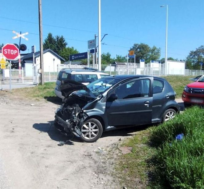 Zgierz. Wypadek na przejeździe kolejowym. 20-latka uderzyła w lokomotywę PKP Cargo