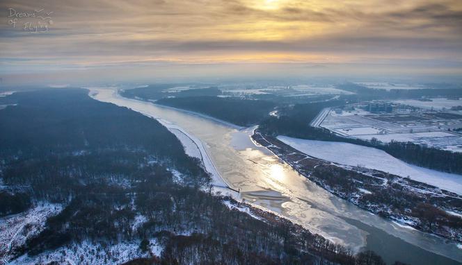 Popatrz z góry na Wrocław i Dolny Śląsk. Obejrzyj niezwykłe zdjęcia zrobione z paralotni! [GALERIA]