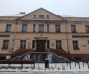 Budynek dawnej biblioteki na ulicy Chrobrego w Lesznie