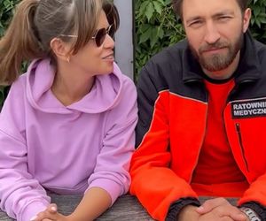 Na sygnale na planie. Piotrek (Dariusz Wieteska), Martyna (Monika Mazur)