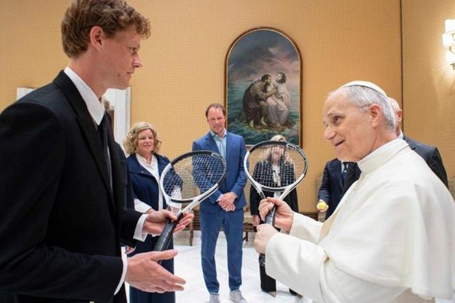 Papież Leon XIV i Janik Sinner