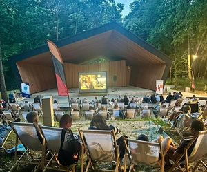 Wakacje 2025 w Starachowicach. Kino na leżakach. Co zobaczymy?
