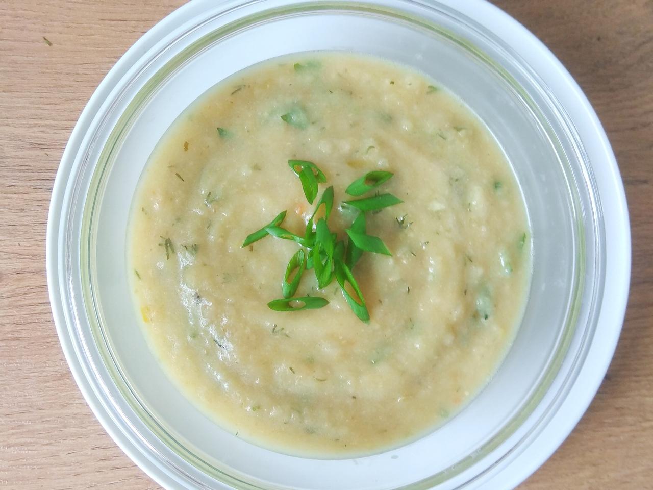Dietetyczny krem z białych warzyw: przepis na pyszną i sycącą zupę dla każdego