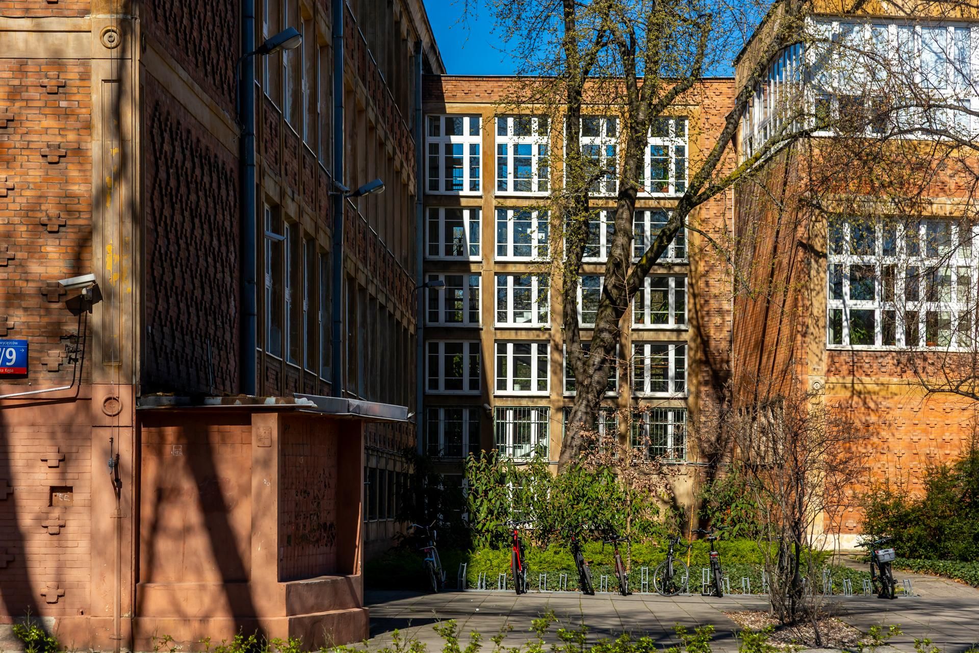 XXXV Liceum Ogólnokształcące im. Bolesława Prusa w Warszawie