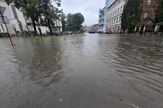 Ponad 600 zgłoszeń w związku z ulewami. Dwóch strażaków poszkodowanych