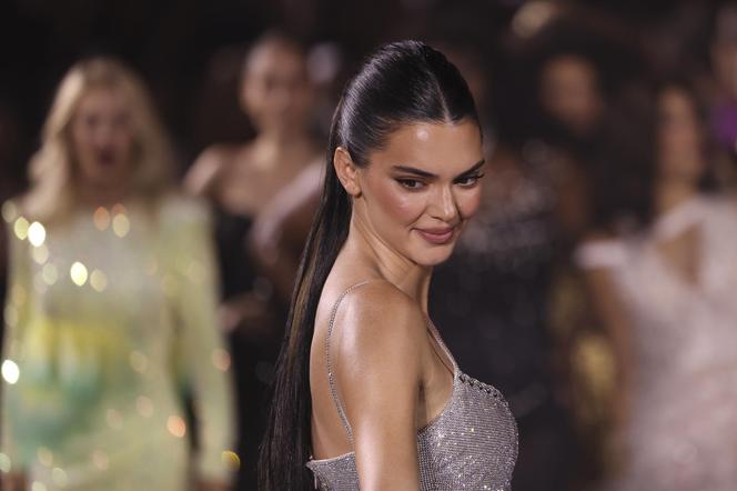 Kendall Jenner pokazała nagie piersi! Najdroższa modelka świata nie kryła wdzieków