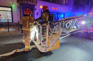 Groźny pożar w Bielsku-Białej. Sześć osób trafiło do szpitala, w tym troje dzieci