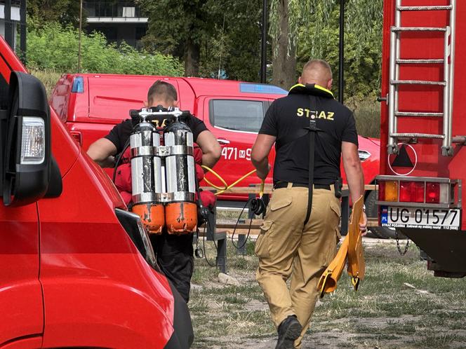 Dramatyczna akcja ratunkowa na Zegrzu. Mężczyzna wypadł z rowerka. Nie wypłynął