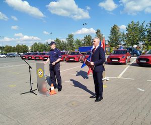 Siedlecki WORD wymienił starą flotę pojazdów egzaminacyjnych na nowe samochody marki Suzuki Swift