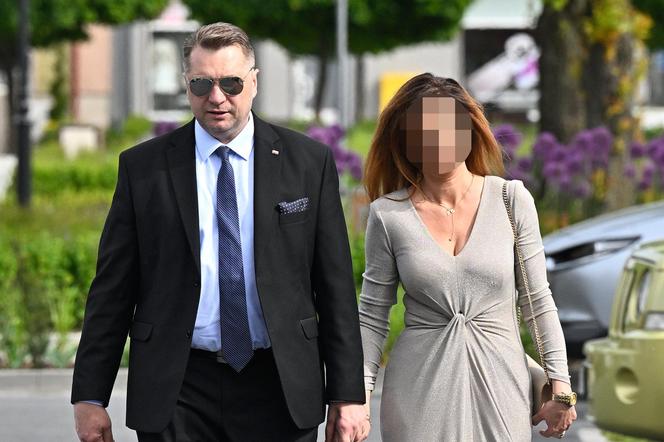 Tak żona Przemysława Czarnka wystroiła się na ślub. Elegancko?