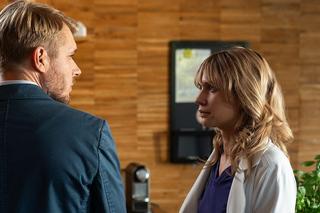 	Na dobre i na złe odc. 903. Maks Beger (Tomasz Ciachorowski), Gloria (Aleksandra Grabowska)