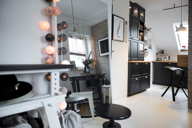 Lustro w salonie