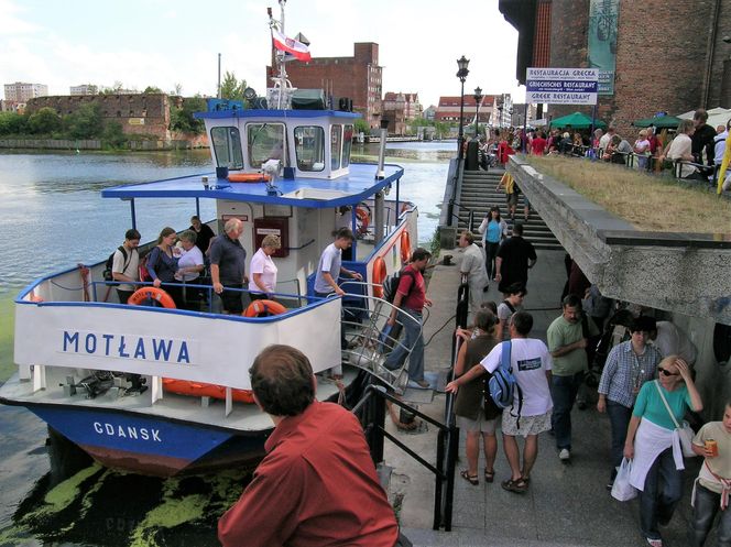 Wyspa Spichrzów w tle - 2006 r.