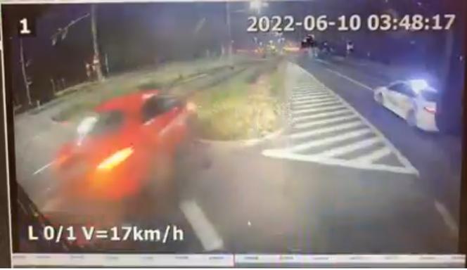 Pirat drogowy z Ubera zatrzymany. Jego kompana wciąż poszukuje policja