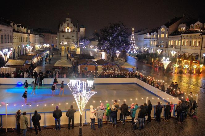 Otwarcie lodowiska na Rynku w Rzeszowie [ICE SHOW]