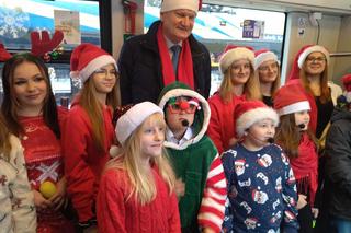 Świąteczny tramwaj na ulicach Torunia. Ruszył 6 grudnia