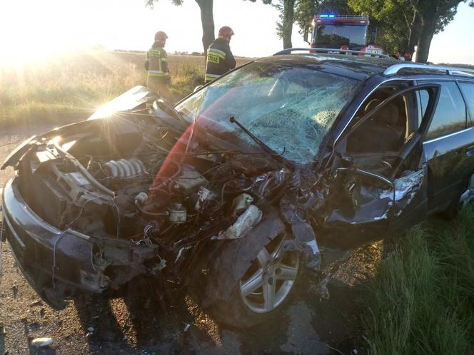 Audi zderzyło się z wielkim traktorem w Boniowicach