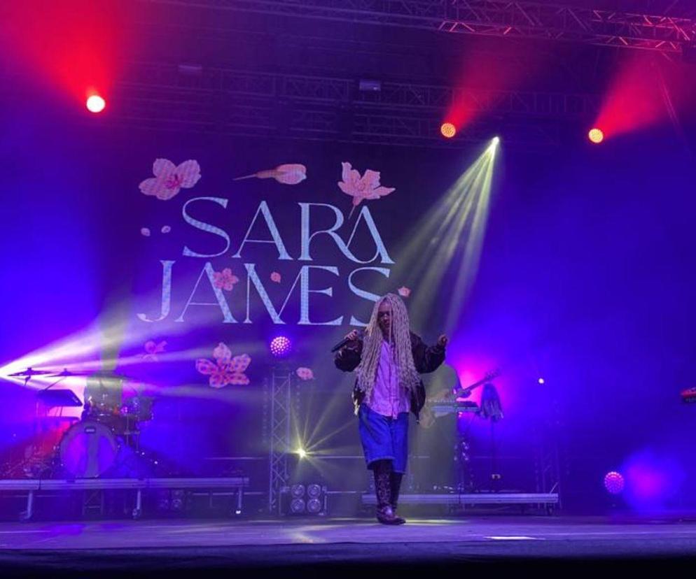 Sara James podczas koncertu na Winobraniu 2023 w Zielonej Górze