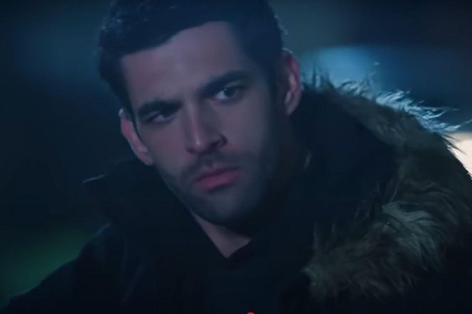 Wieczorem zostanie wezwany na akcję w miejsce, gdzie poznał Duygu 