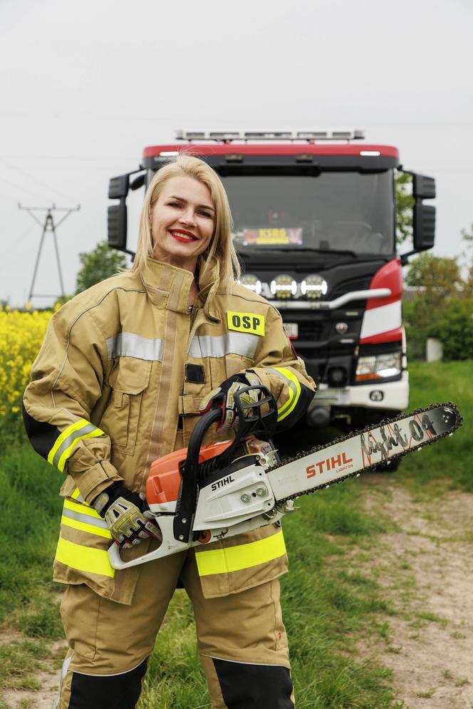 Dba o mieszkańców i gasi pożary. 