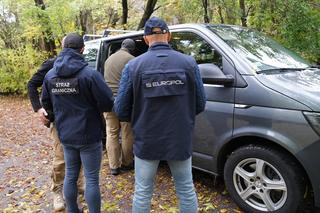 Za kilka tysięcy dolarów przerzucali przez granicę polsko-białoruską. Rozbito grupę przemytników