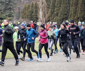 Sobotni parkrun jak zwykle przyciągnął tłumy. To wyjątkowy bieg w samym sercu Katowic ZDJĘCIA