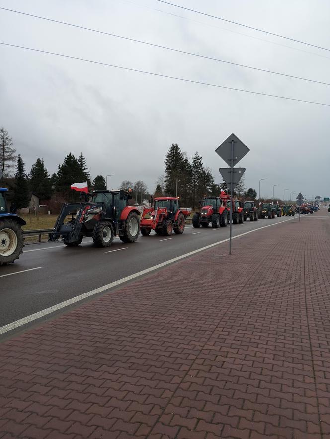 Trwa protest rolników w woj. lubelskim. Blokady są w wielu miejscach w regionie [DUŻO ZDJĘĆ]