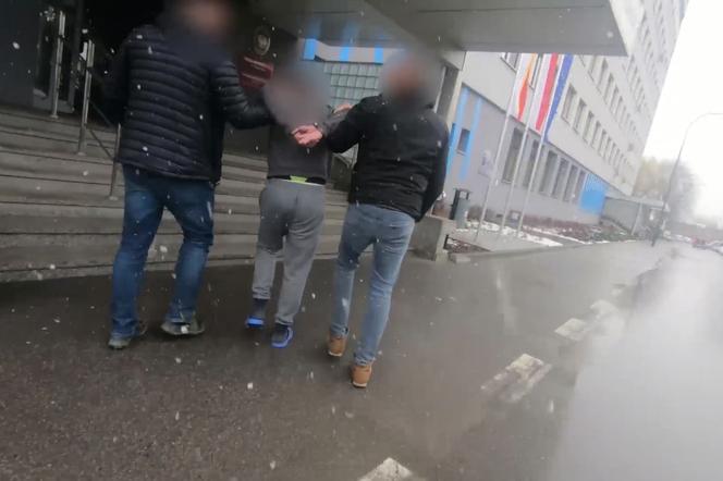 Gang Gruzinów napadł na pracowników kantoru w Krakowie! Pobili i skopali konwojenta