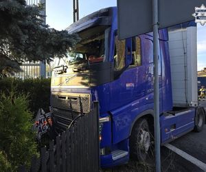 Dramatyczne sceny na DK1 w Pszczynie! 26-letni kierowca w szpitalu po zderzeniu z tirem