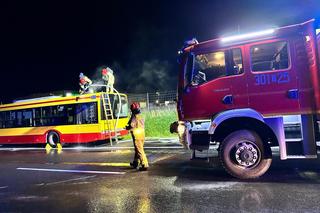 Pożar autobusu blisko Kielc. Kierowca zdołał uciec