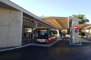 Nowy Sącz: Kosztował 11 milionów i dzisiaj został otwarty. Jak wygląda nowy dworzec MPK?