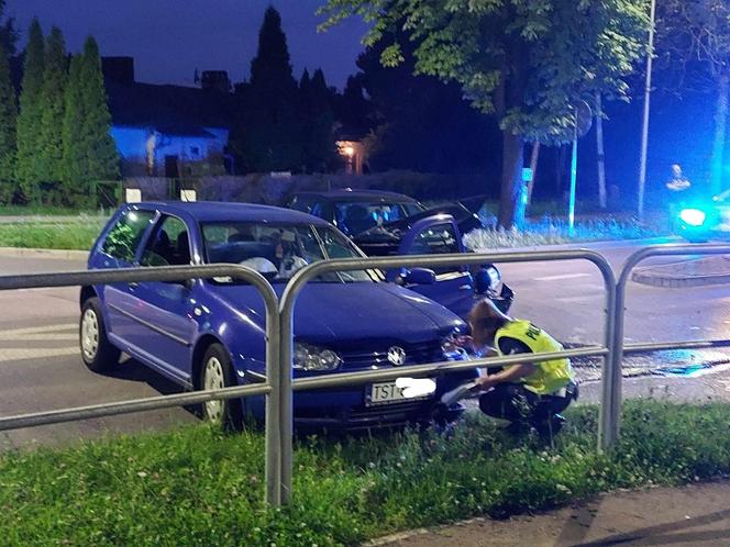 Wypadek na Konstytucji w Starachowicach. Zderzył się Volkswagen i Skoda