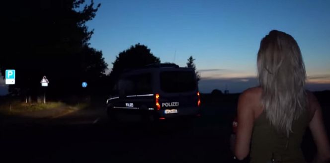 Karolina Pajączkowska na granicy polsko-niemieckiej