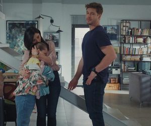 M jak miłość odc. 1879. Iza (Adriana Kalska), Maja (Laura Jankowska), Marcin (Mikołaj Roznerski)