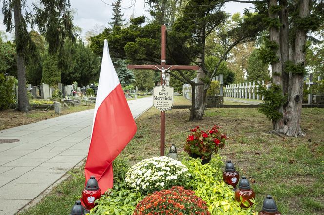 Tak wygląda grób Kornela Morawieckiego 5 lat po śmierci