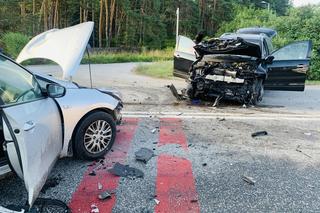 Śmiertelny wypadek w Brzezinach. Zderzenie czterech aut na przejeździe kolejowym