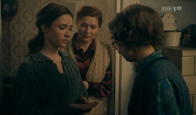 Stulecie Winnych 4 odcinek 43. Ania (Urszula Grabowska), Ewa (Sonia Mietielica), Andzia (Barbara Wypych)