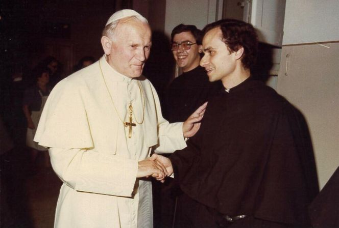  Zdjęcie Leona XIV z Janem Pawłem II. Tak wyglądał nowy papież w młodości poznał go w 1982