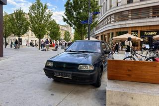 Akcja Miejskiej Agendy Parkingowej na placu Pięciu Rogów w Warszawie