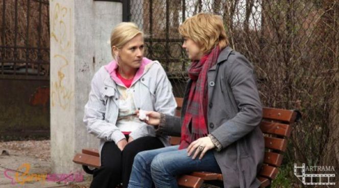 Barwy szczęścia. Aldona (Sylwia Juszczak-Krawczyk), Kaja (Teresa Dzielska)