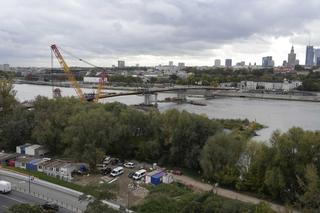 Nowy most nad Wisłą połączył dwa brzegi Warszawy! Są już wszystkie elementy 