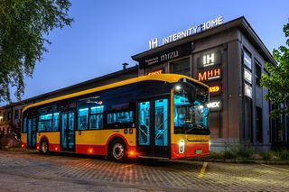 Co trzeci autobus w Warszawie będzie elektryczny. Podpisano kolejne umowy 
