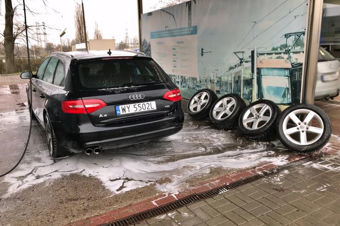 Bezdotykowa myjnia samochodowa, mycie auta
