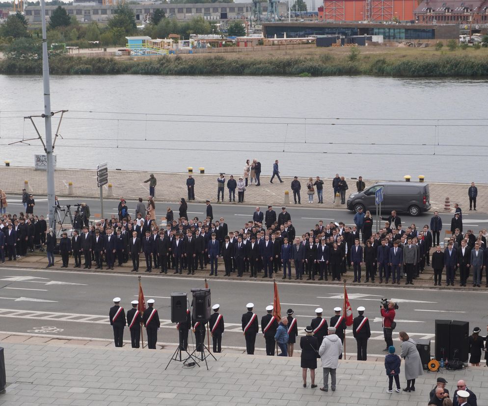 Inauguracja roku Politechniki Morskiej. Defilowali studenci w mundurach