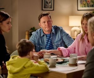 Na Wspólnej odc. 4018. Juliusz (Daniel Olbrychski), Wojtek (Wojciech Błach), Żaneta (Anna Guzik), Ludwiczek (Gustaw Marczak), Mania (Zuzanna Kaszuba)