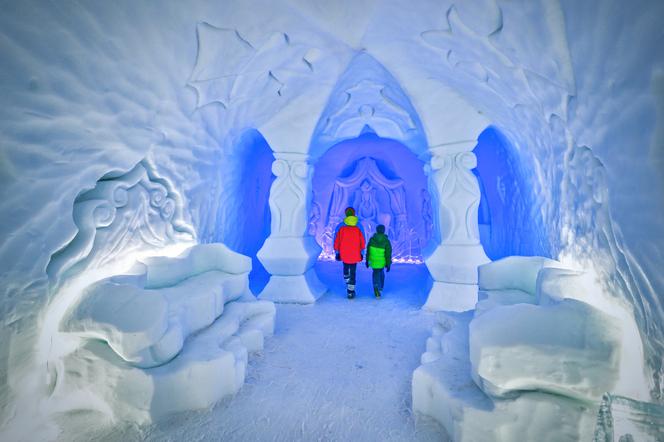 Gigantyczny śnieżny labirynt i... lodowy pałac Królowej Śniegu! To prawdziwy turystyczny hit Zakopanego [ZDJĘCIA]