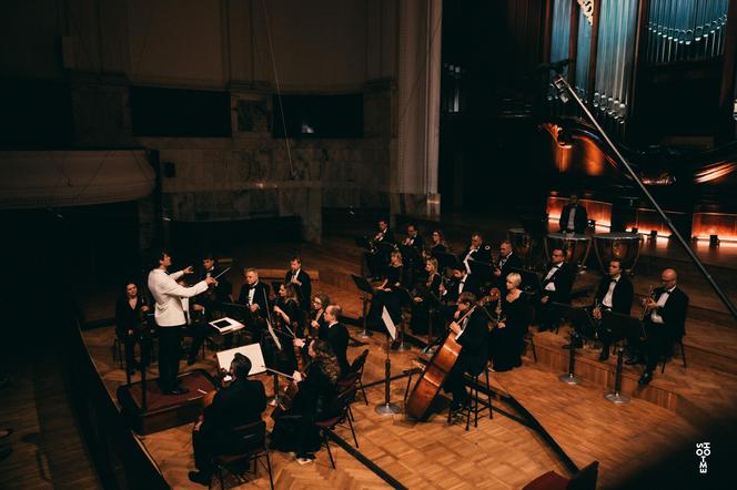 Jakub Józef Orliński i przydatne wskazówki, jak zachować się w filharmonii