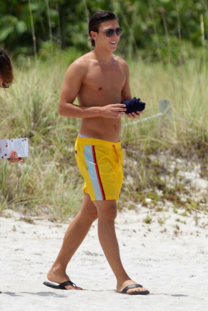 Mesut Ozil przeszedł niezwykłą przemianę!